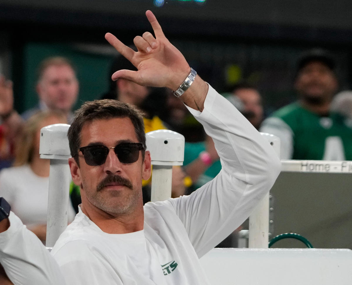 Jets' Aaron Rodgers 'looks normal' to coach during practice in comeback  attempt