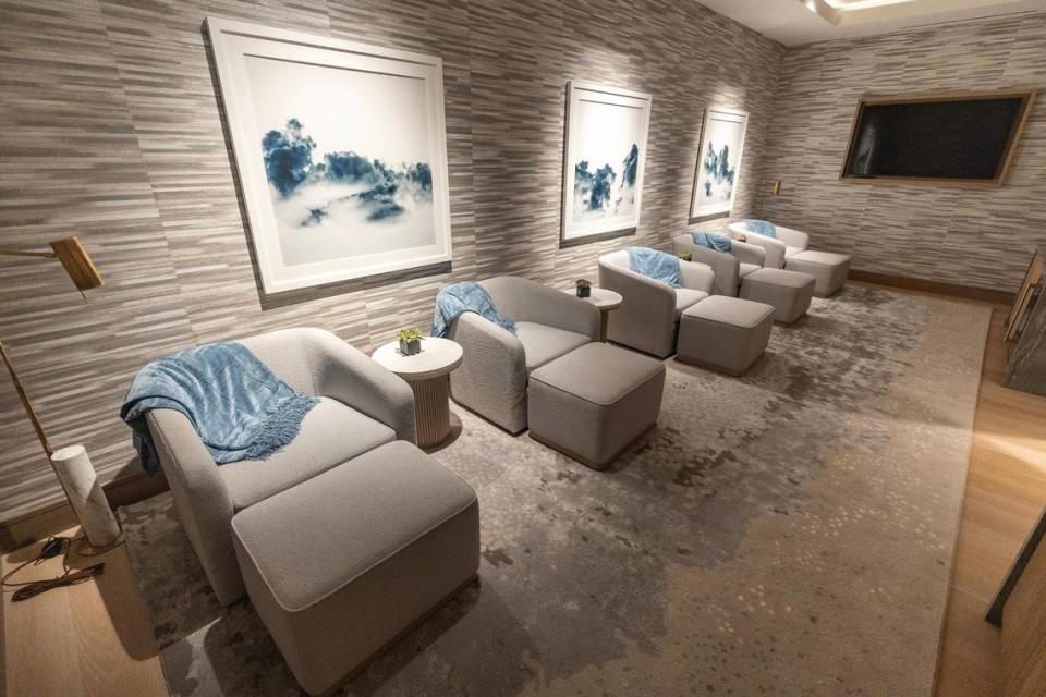 The spa relaxation room at the Loews Arlington Hotel