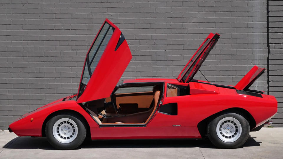 Rod Stewart’s 1977 Lamborghini Countach LP400 Periscopio from the side