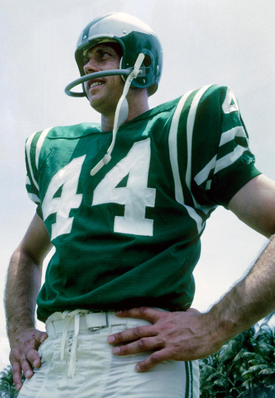 Philadelphia Eagles half back Pete Retzlaff (44) in a photo session during an NFL production in Puerto Rico in May 1966.