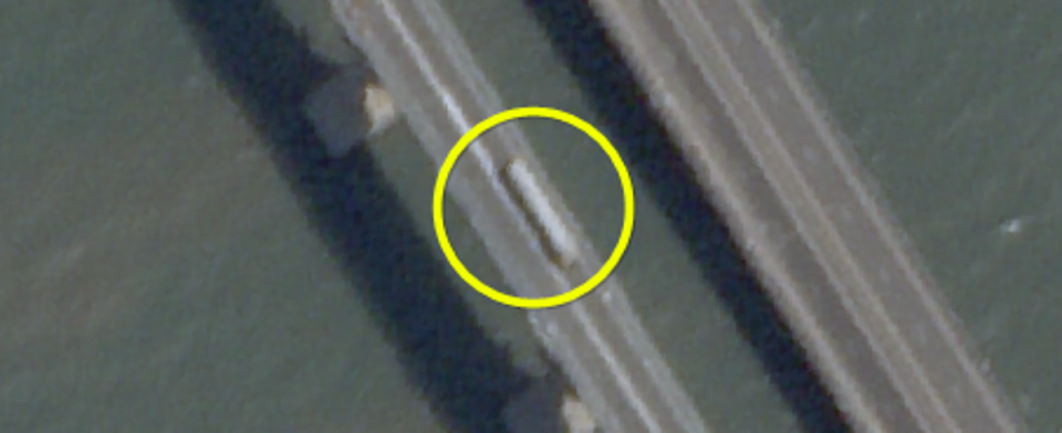 Movement of a locomotive on the Kerch bridge detected on 10 July last year, a few weeks before the Ukrainian drone strike (Molfar)