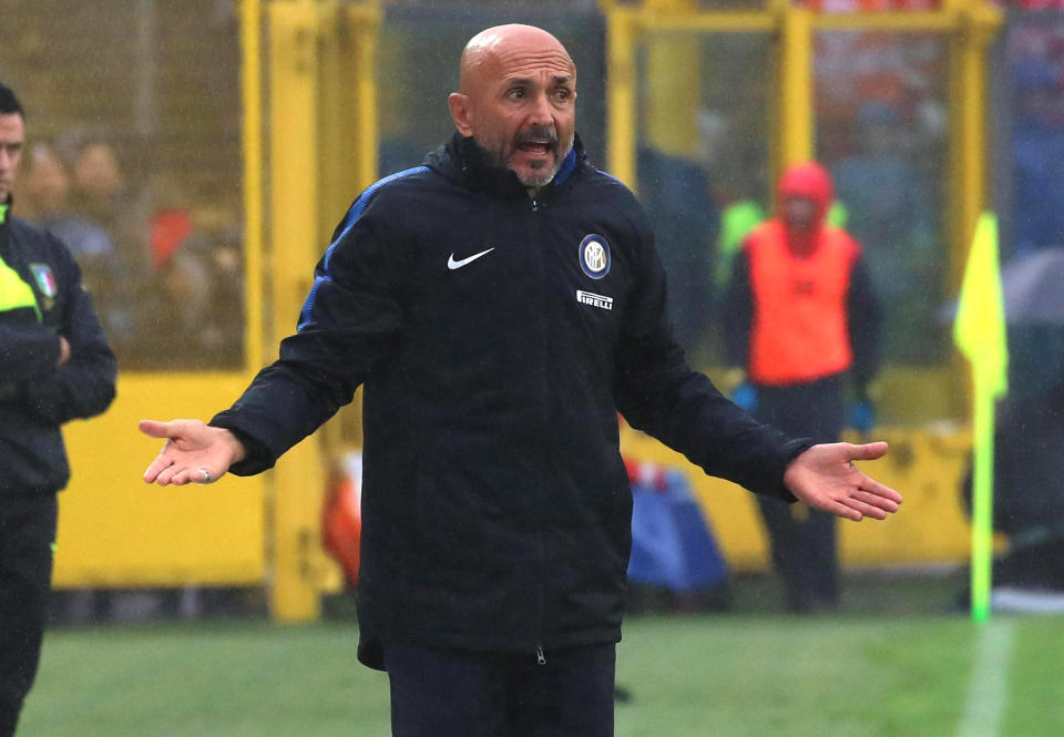 Inter Milan coach Luciano Spalletti gestures during the Serie A soccer match between Atalanta and Inter Milan, in Bergamo, Italy, Sunday, Nov. 11, 2018. (Paolo Magni/ANSA via AP)