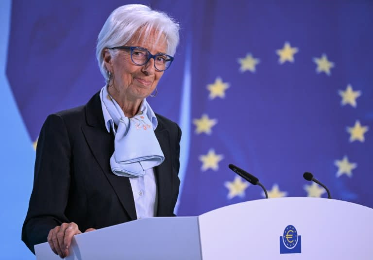 Die Chefin der Europäischen Zentralbank (EZB), Christine Lagarde, hat die jüngsten Leitzinssenkungen gegen Kritik verteidigt. Es gebe zwar "einige aktuelle Zahlen, die hätten besser sein können", sagte sie, dennoch sei die Senkung angemessen gewesen. (Kirill KUDRYAVTSEV)