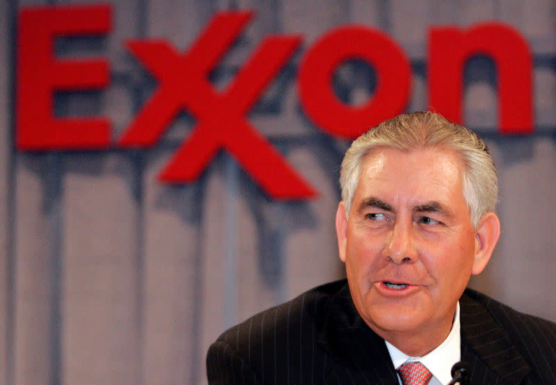 FILE PHOTO - Chairman and chief executive officer Rex W. Tillerson speaks at a news conference following the Exxon Mobil Corporation Shareholders Meeting in Dallas, Texas, May 28, 2008. REUTERS/Mike Stone/File Photo