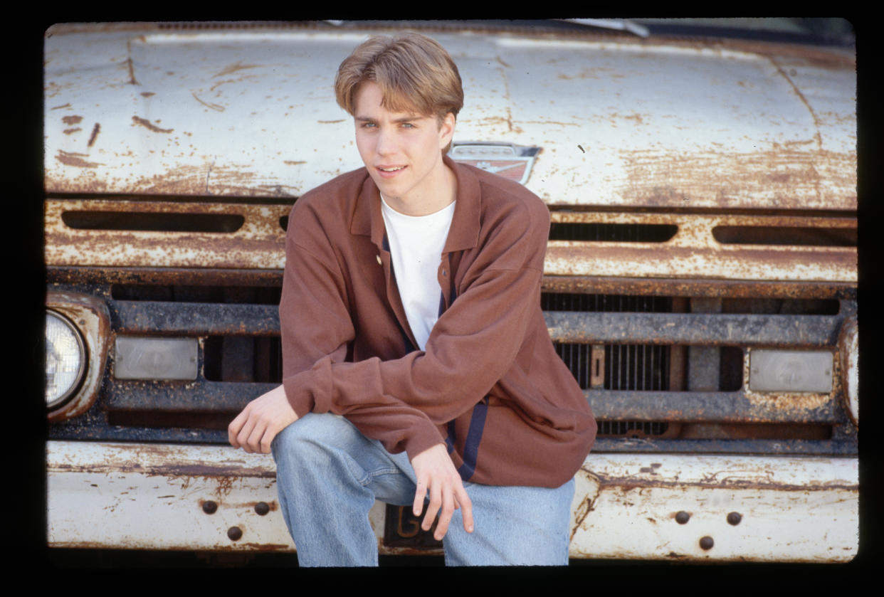 Jonathan Brandis fue un fenómeno adolescente de los '90 recibiendo miles de cartas al día de sus fans. (Foto de Lynn Goldsmith/Corbis/VCG via Getty Images)