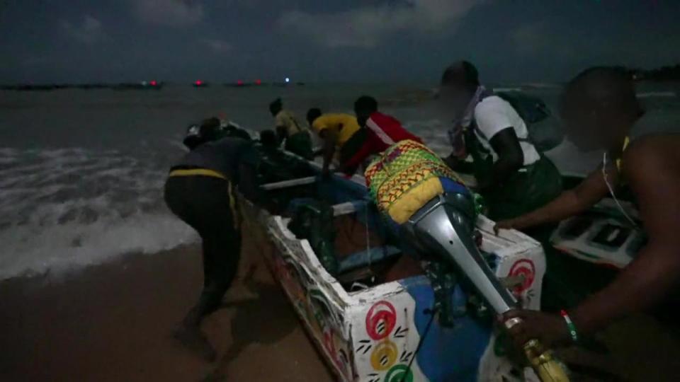 PHOTO: Senegalese groups head on a boat to head to the Canary Islands. (ABC News)