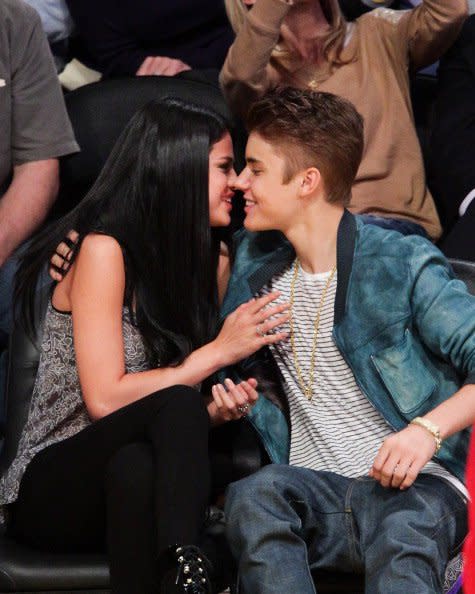 Justin Bieber And Selena Gomez Smooch On Kiss Cam