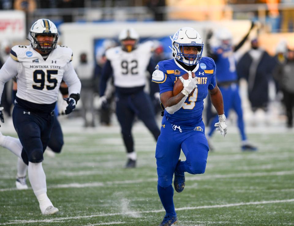 South Dakota State’s Amar Johnson runs the ball for a touchdown against Montana State in the FCS semifinals on Saturday, December 17, 2022, at Dana J. Dykhouse Stadium in Brookings, SD.