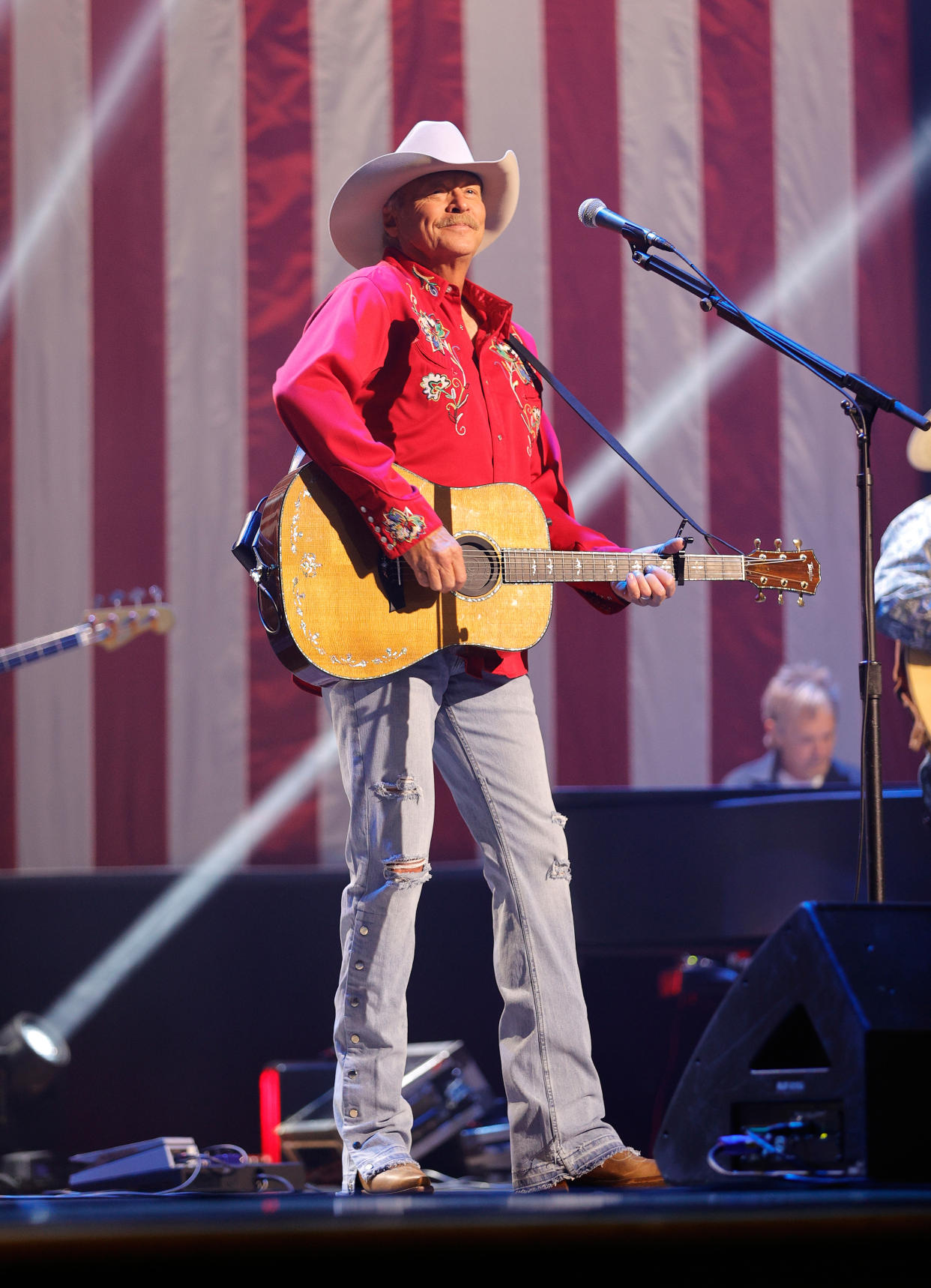 Alan Jackson performs for 'A Capitol Fourth' in 2021. (Photo: Jason Kempin/Getty Images for Capital Concerts)