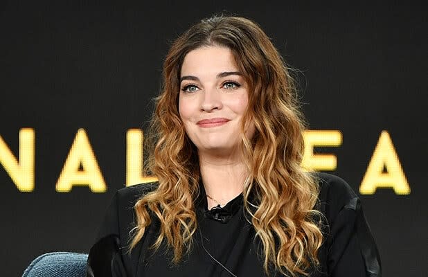 Schitt's Creek Star Annie Murphy Gets New Show