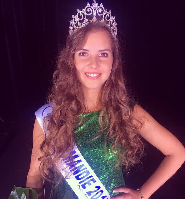 <p>Alexane Dubourg est Miss Normandie. Elle a 20 ans et étudie le droit.<br> Crédit photo : Twitter Miss France </p>