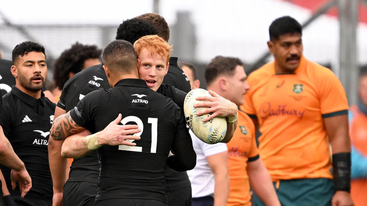 NZ All Blacks players ask men to check out their balls