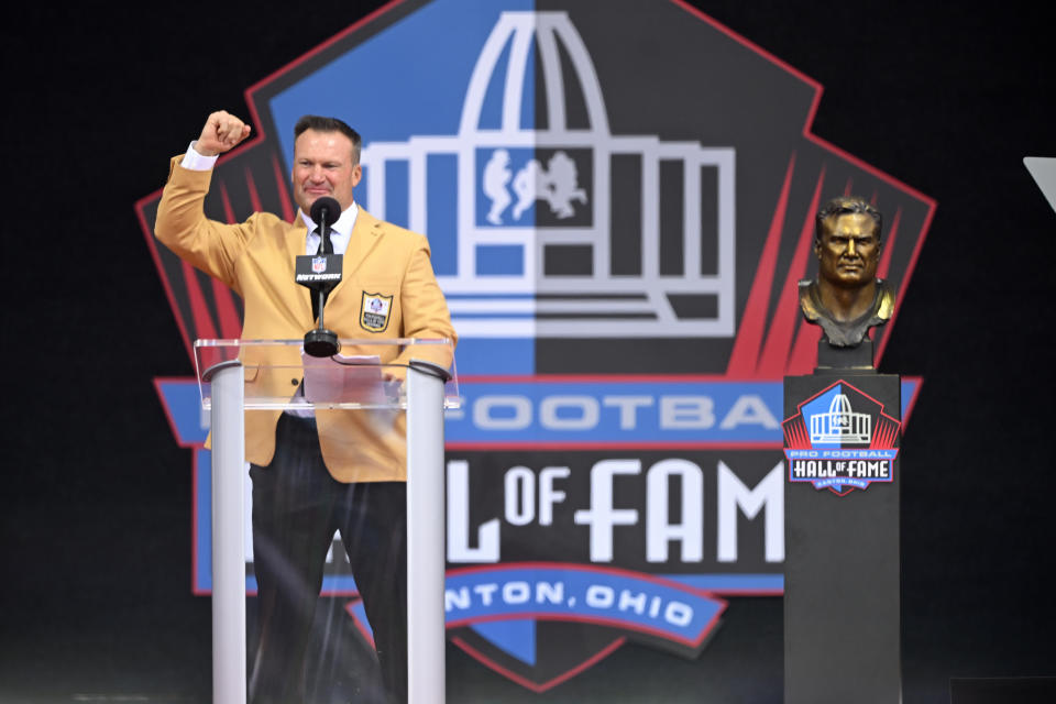 Zach Thomas speaks during his induction into the Pro Football Hall of Fame. (AP Photo/David Richard)