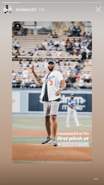 Dodgers Video: Anthony Davis Throws Out First Pitch For Lakers Night At  Dodger Stadium 