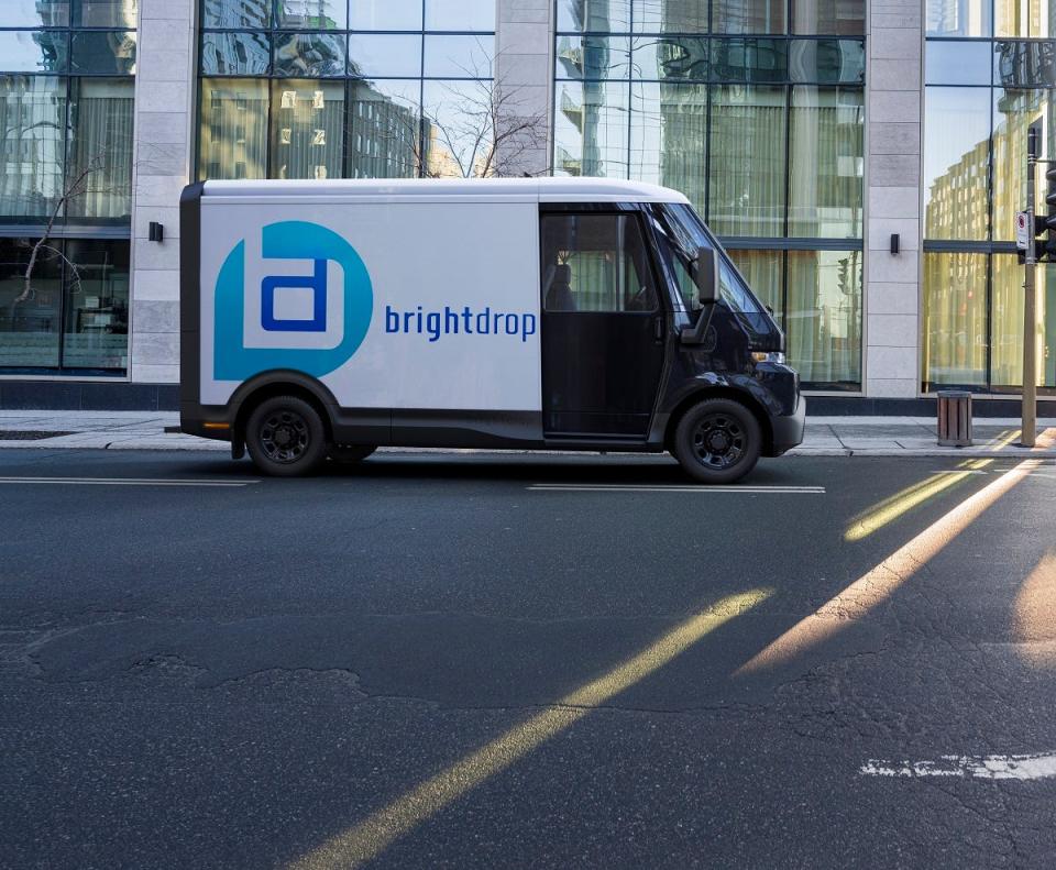 BrightDrop's new Zevo 400 all-electric commercial van to be built in 2023 for Verizon.