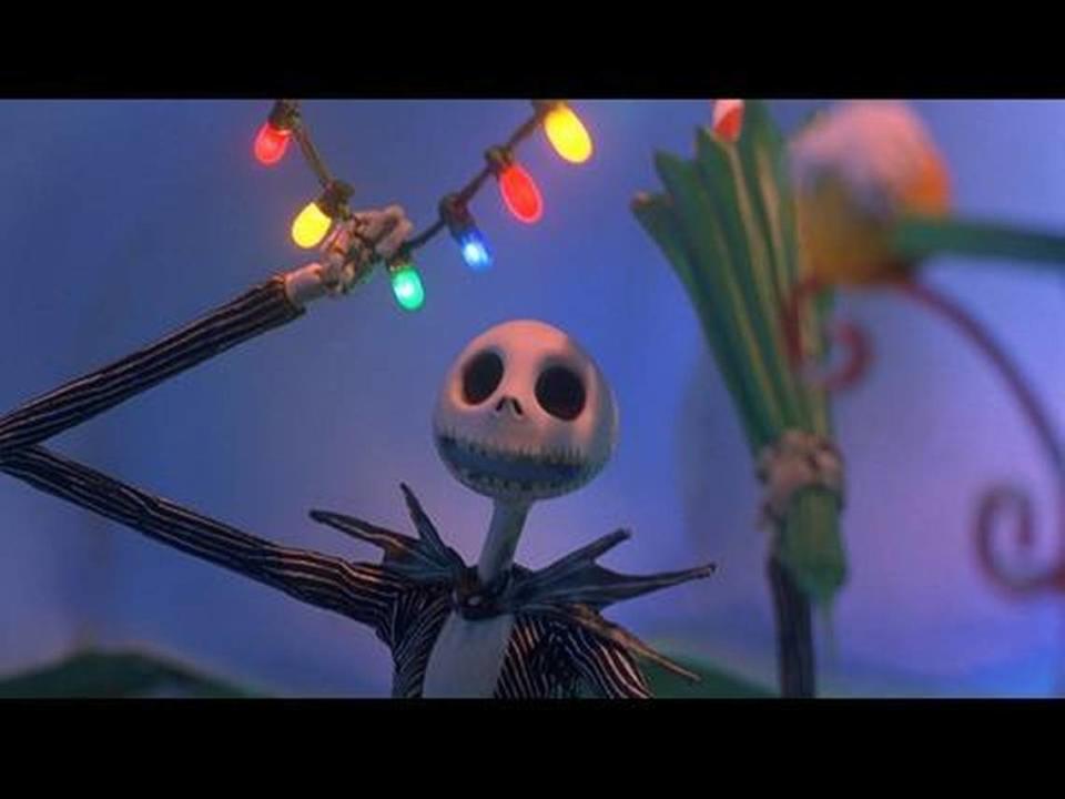 En Coral Gables Art Cinema se exhibe 'The Nightmare Before Christmas' (1993), película de animación que combina el espíritu navideño con Halloween. 