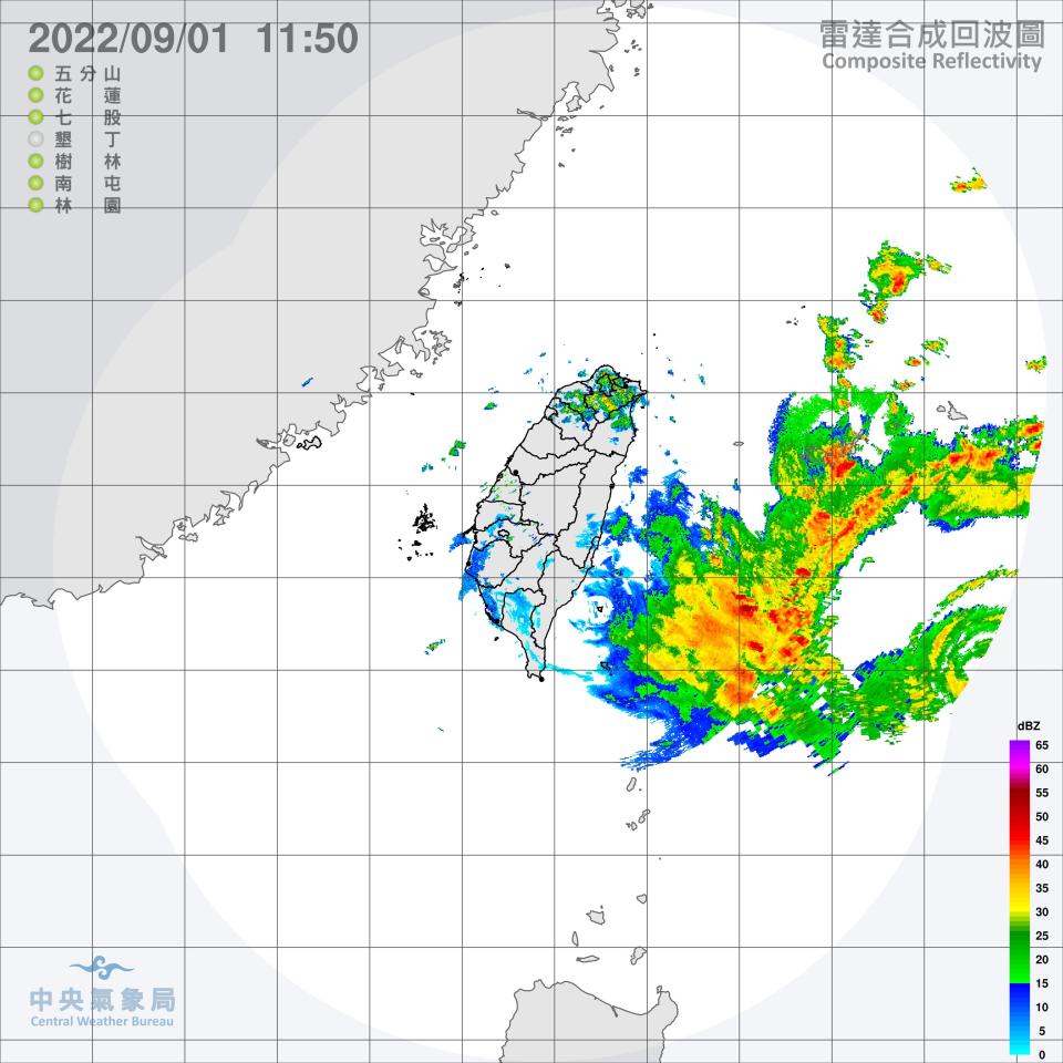 今日受颱風外圍環流影響，風雨越晚會越明顯。（圖／中央氣象局）