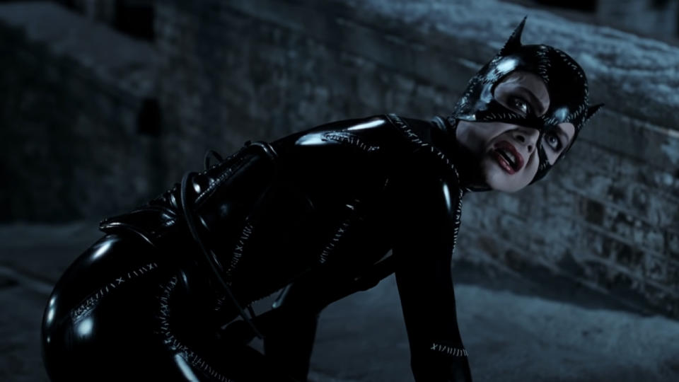 Catwoman Tricks Batman During Rooftop Duel - Batman Returns (1992)