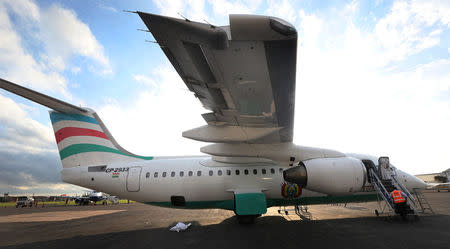 Imagen cedida a Reuters del avión de la aerolínea Lamia que se estrelló en la selva colombiana cerca de Medellín, oct 4, 2016. Cortesía del diario El Deber .Un avión que llevaba al equipo de fútbol Chapecoense de Brasil para jugar el partido más importante de su historia se estrelló el lunes en la noche en una zona montañosa del noroeste de Colombia, cobrando la vida de 75 de los 81 ocupantes.. El Deber vía REUTERS IMAGEN SOLO PARA USO EDITORIAL, CON RESTRICCIÓN DE USO EN BOLIVIA.