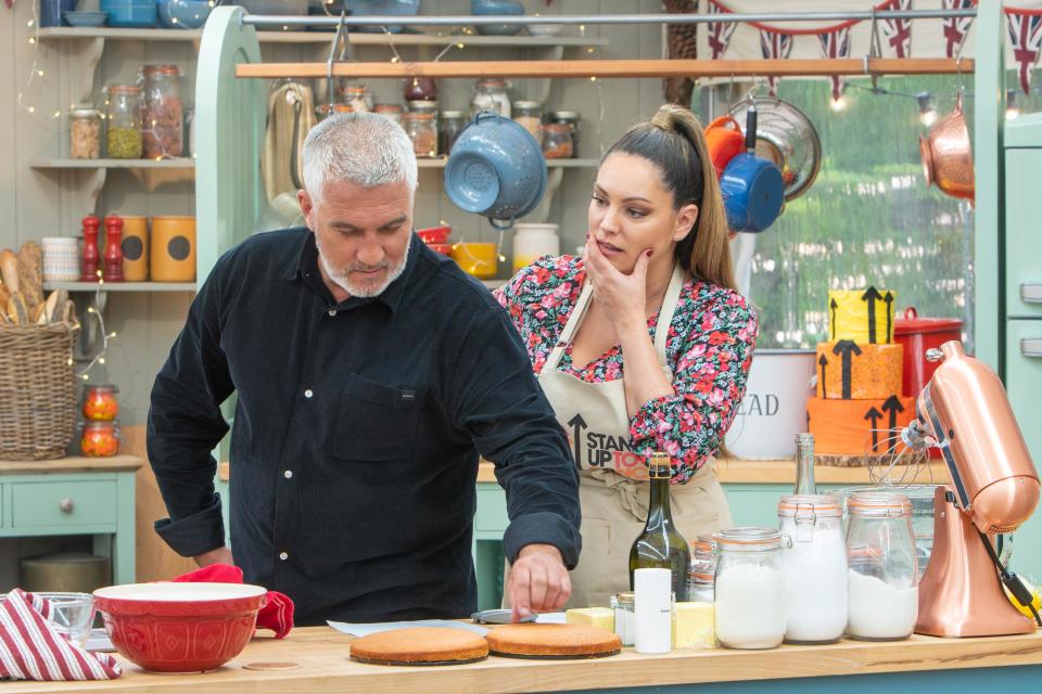 Kelly Brook's champagne sponge fell flat with judge Paul Hollywood on 'The Great Stand Up To Cancer Bake Off'.