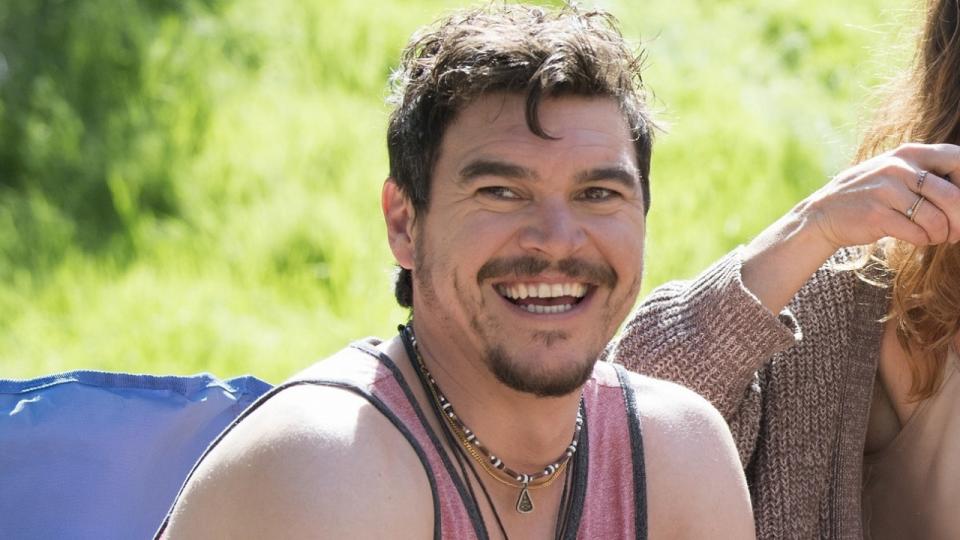 The Puerto Rican-Spanish actor opens up to ET about the satisfaction of finally playing a 'regular dude' on 'Camping.'