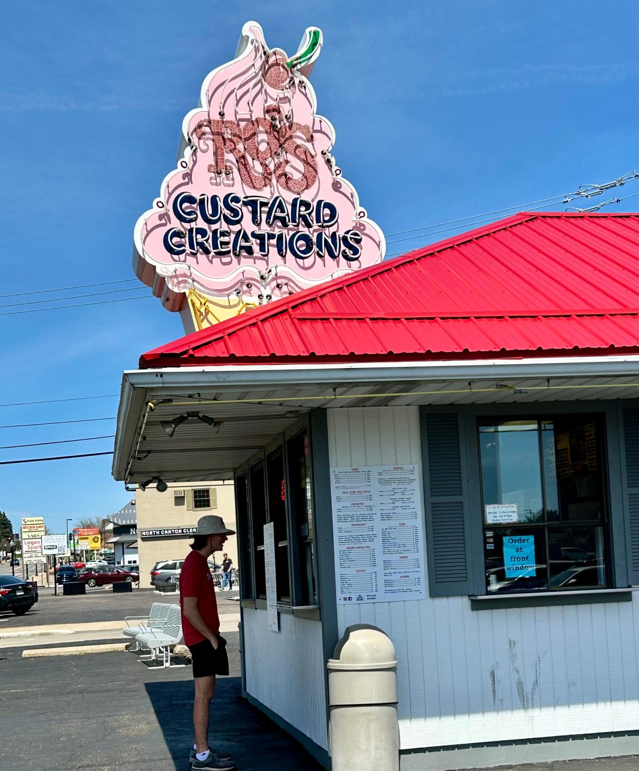 Ro's Custard Creations offers plenty of outdoor seating to relax with your scoop or two and soak in some Ohio sunshine.