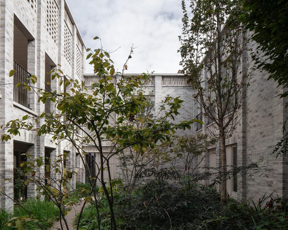 The development’s nine apartments are arranged around a courtyard (Johan Dehlin/RIBA)
