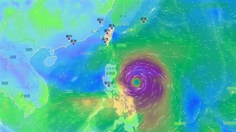 「杜蘇芮」已增強為中颱，目前朝台灣逼近，台北市宣布25日正常上班上課。（圖／翻攝自中央氣象局）