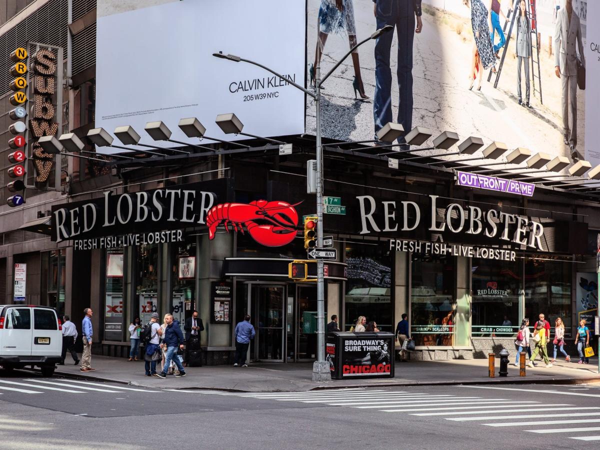 Промоцията от $20 на Red Lobster даде обратен ефект, показвайки колко отчаяни са хората, които закусват, за евтини оферти