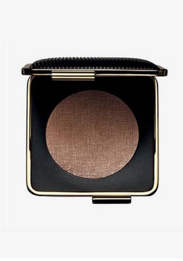 Victoria Beckham Esté Lauder Highlighter in Modern Mercury. Photo: Courtesy of Esté Lauder