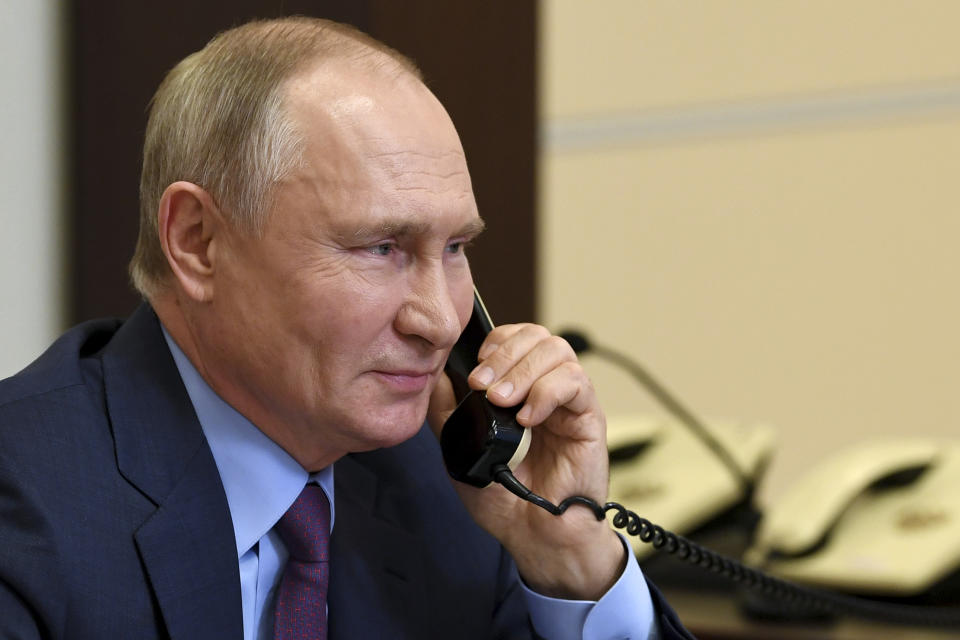 El presidente ruso Vladimir Putin en su residencia Novo-Ogaryovo en las afueras de Moscú, el 10 de diciembre del 2020.  (Alexei Nikolsky, Sputnik, Kremlin Pool Photo via AP)