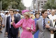 <p>Charles and Diana wave to the crowds in Perth.</p>