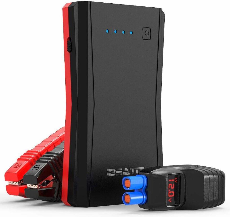 BEATIT QDSP 800A Peak 12V Portable Car Lithium Jump Starter. (Photo: Amazon)