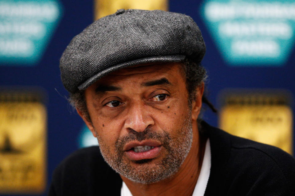 <p>Yannick Noah ist nicht nur ein entschiedener Gegner von Marine Le Pen, der Ex-Tennisstar hat sogar ein Lied gegen den „Front National“ geschrieben. In dem Song „Ma colère“ („Meine Wut“) beklagt er die Hass-Rhetorik der rechten Partei von Le Pen. Sollte die Populistin dennoch gewinnen, möchte Noah auswandern und seinem Land den Rücken kehren. (Bild: Getty Images)</p>