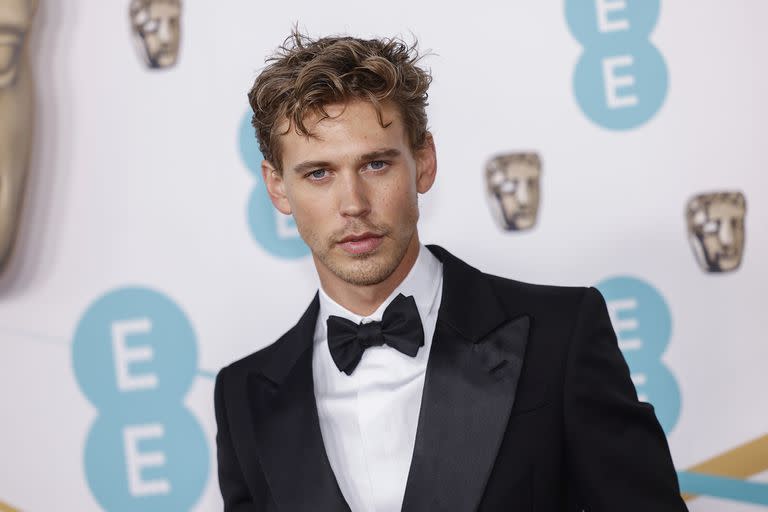 Austin Butler se robó todas las miradas al desfilar por la red carpet