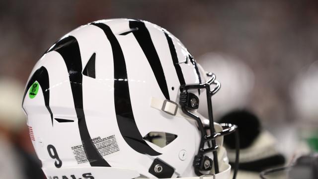 Jets to wear black alternate helmets in three games during 2022 season