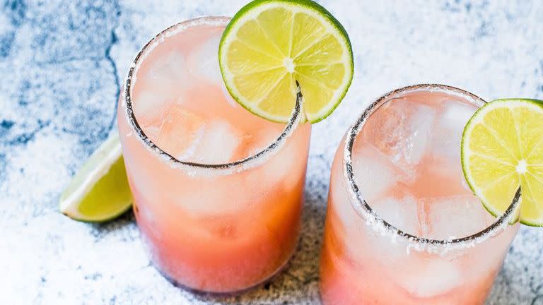 classic paloma cocktail