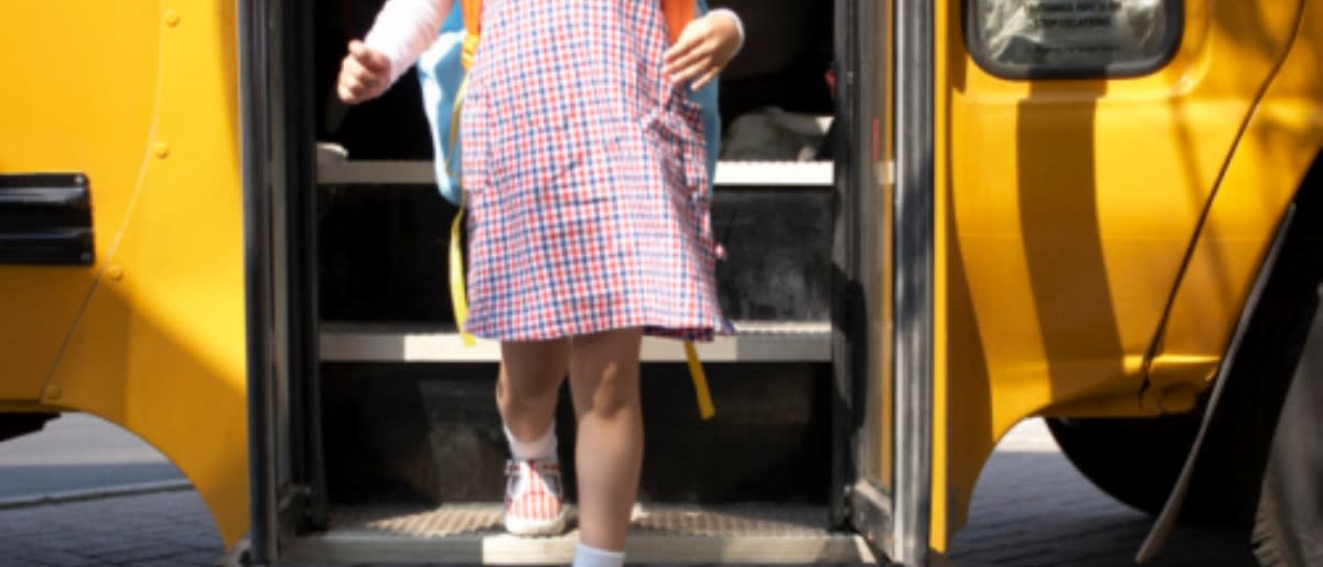 Kindergartener takes bus to wrong school, says she’s a new student, school totally buys it