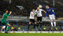 Soccer Football - Europa League - Everton vs Atalanta - Goodison Park, Liverpool, Britain - November 23, 2017 Everton's Wayne Rooney shoots at goal Action Images via Reuters/Carl Recine