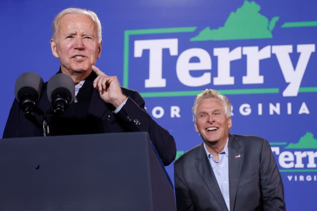 U. S. President Joe Biden campaigns for Democratic candidate for governor of Virginia Terry McAuliffe at a rally in Arlington, Virginia, on Oct. 26, 2021.  (Photo: Jonathan Ernst via Reuters)