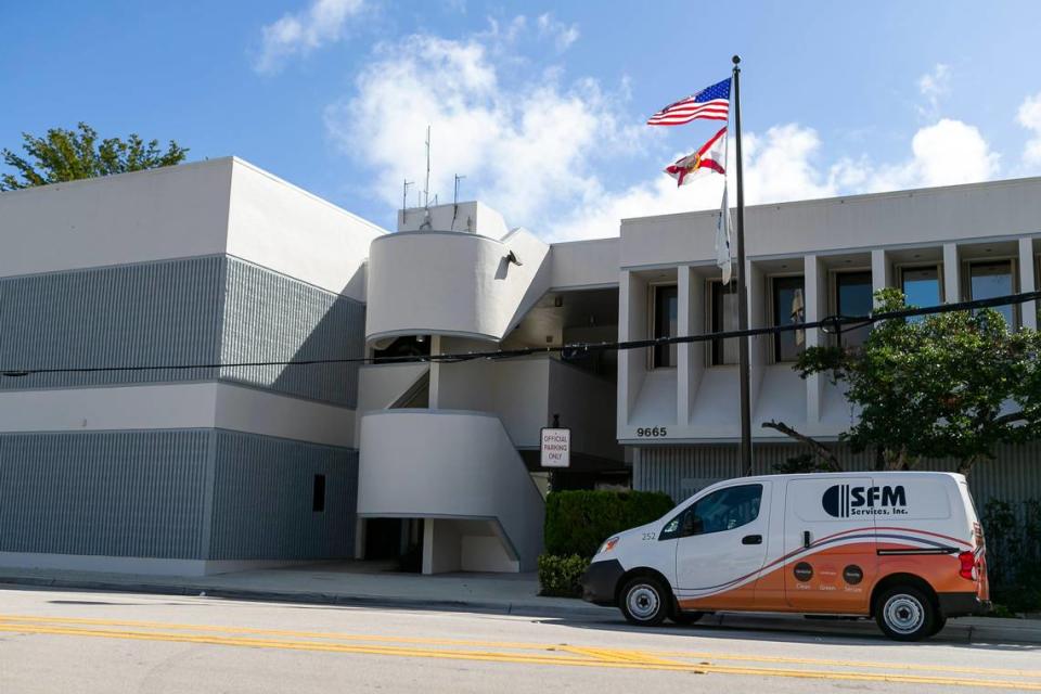 A view of the Bay Harbor Islands Town Hall on Saturday, March 14, 2020. MATIAS J. OCNER/mocner@miamiherald.com