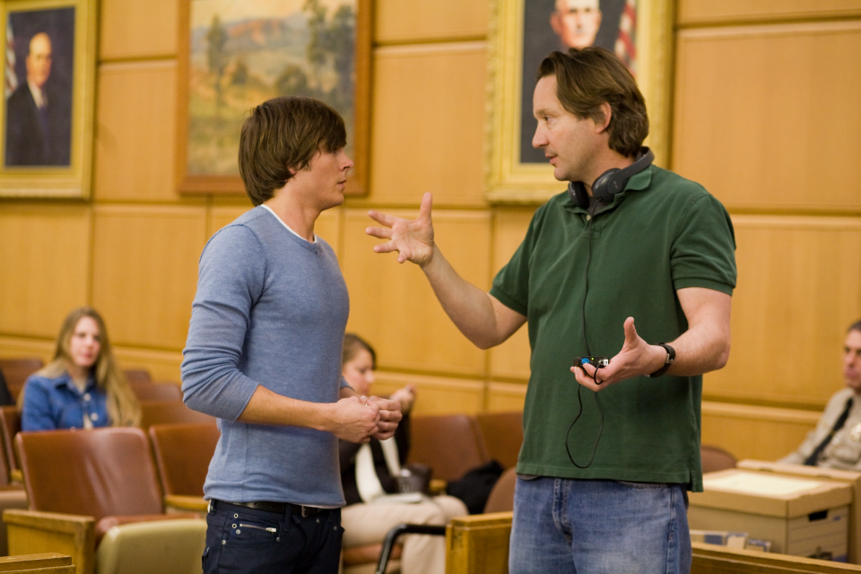 "17 Again" director Burr Steers says Zac Efron acted as a "sponge" on the set, absorbing lessons from his fellow actors.