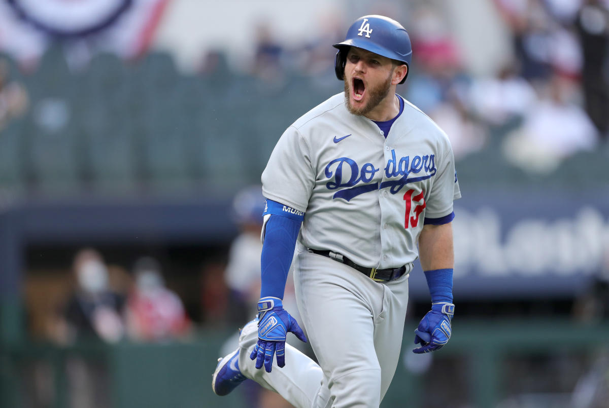 Dodgers score record 11 runs in 1st inning vs Braves in NLCS