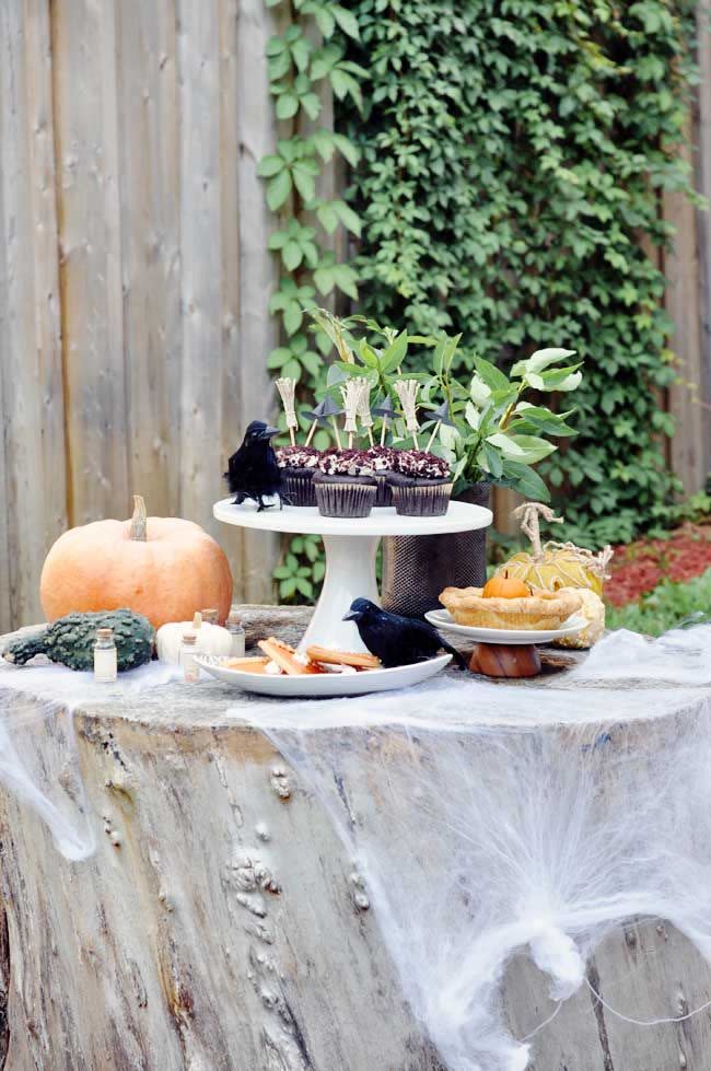 halloween table decor