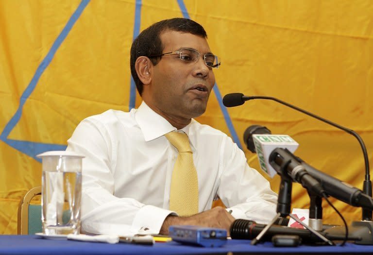 Mohamed Nasheed addresses a press conference after leaving the Indian High Commission in Male today, 10 days after his dramatic flight to the mission to evade arrest for alleged abuse of power