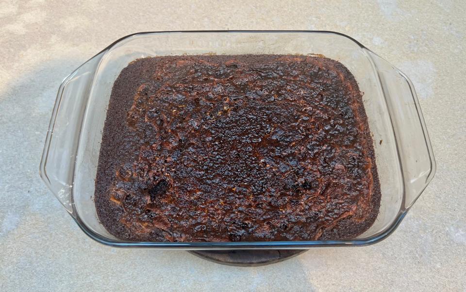 The cooked cake.