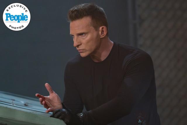 Steve Burton Makes Bloody Return to General Hospital See the