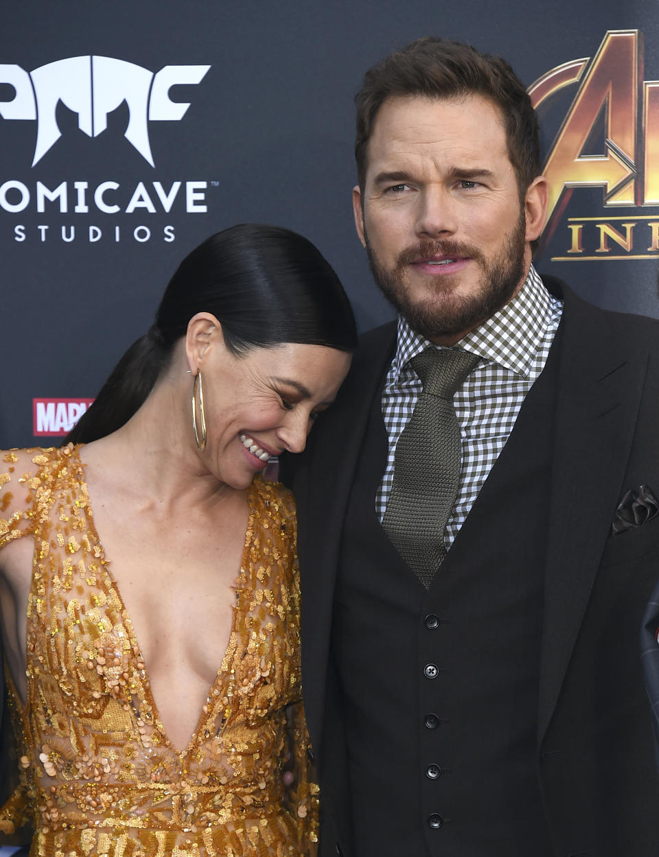 <p>This is how rumors get started. Pratt, who split from wife Anna Faris last year, posed next to the <em>Ant-Man</em> actress, and there are already headlines about them “flirting.” (Photo: Jordan Strauss/Invision/AP) </p>