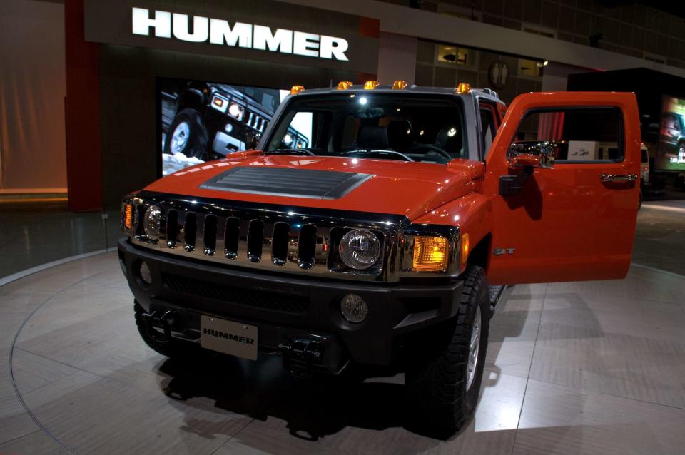 <p>Viele haben es vielleicht nicht einmal mitbekommen, aber tatsächlich gibt es die Hummer-Reihe von General Motors nicht mehr. 2010 wurde die Produktion der SUVs eingestellt und der Konzern konzentrierte sich wieder auf andere Modelle. (Foto: ddp) </p>