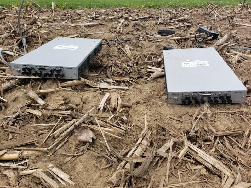 Using software-defined radios to detect soil measurement signals. These radios can adjust their operating frequencies in response to soil moisture changes. In actual operation, the radios are buried in the soil. Abdul Salam, <a href="http://creativecommons.org/licenses/by-nd/4.0/" rel="nofollow noopener" target="_blank" data-ylk="slk:CC BY-ND;elm:context_link;itc:0;sec:content-canvas" class="link ">CC BY-ND</a>